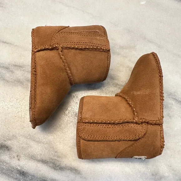 UGG Classic Baby boots size 2/3 chestnut - Picture 7 of 11